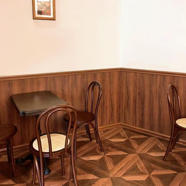 Großhandel B2B Massivholz-Esstisch Cafe Tisch und Stuhl Set Restaurant